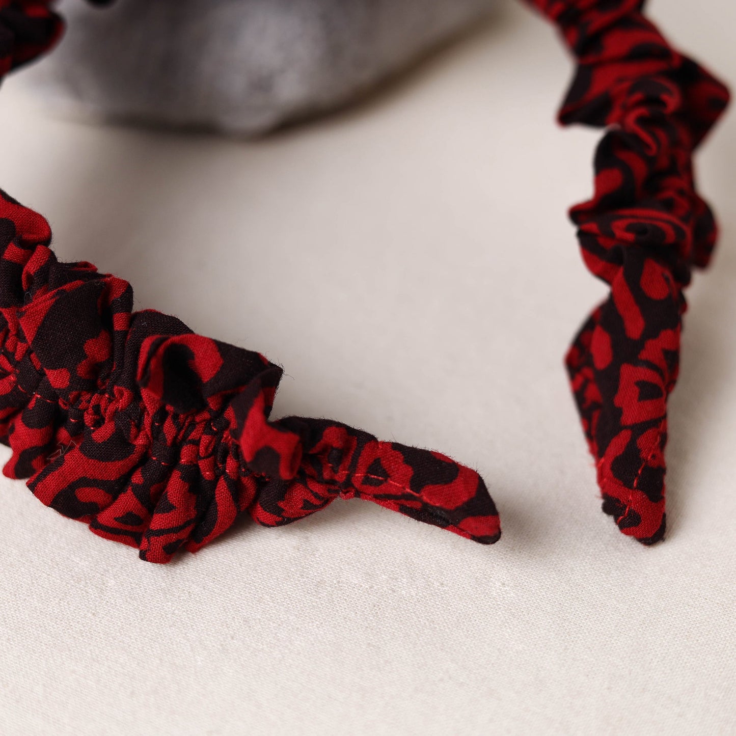 Handcrafted fab artwork hair band 01