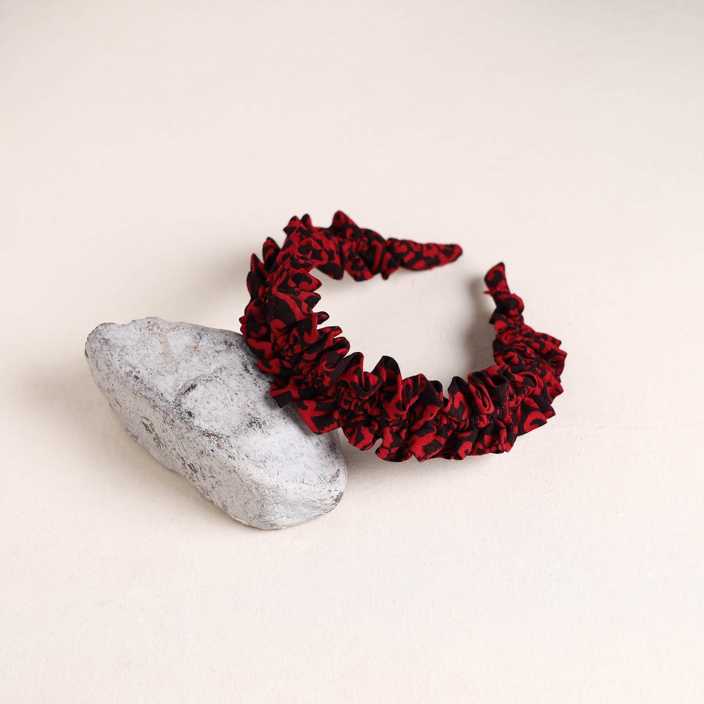 Handcrafted fab artwork hair band 01