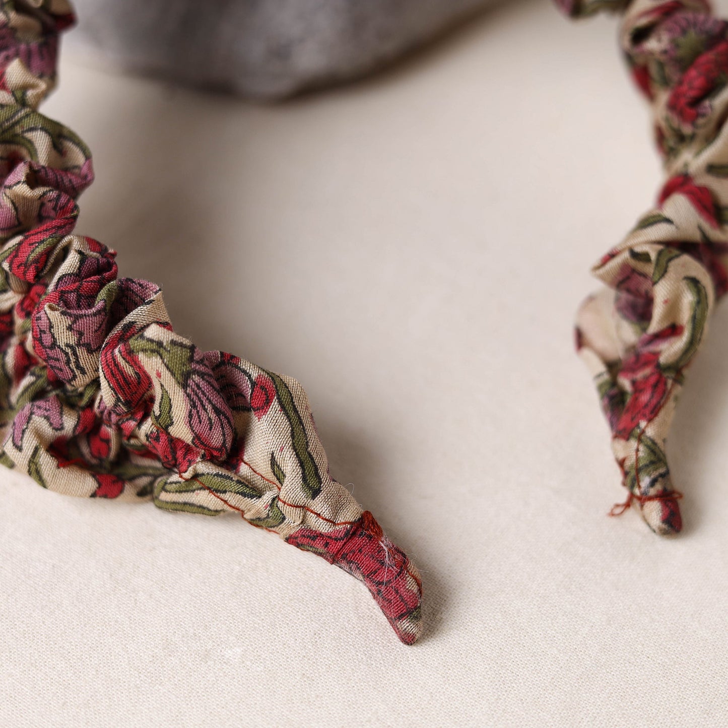 Handcrafted fab artwork hair band 02