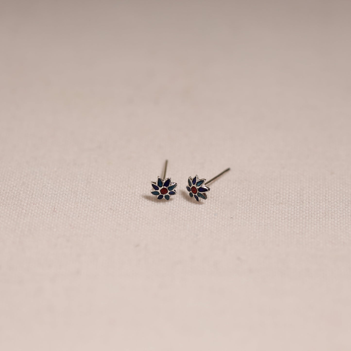 Handcrafted paka meenakari stud earrings 01
