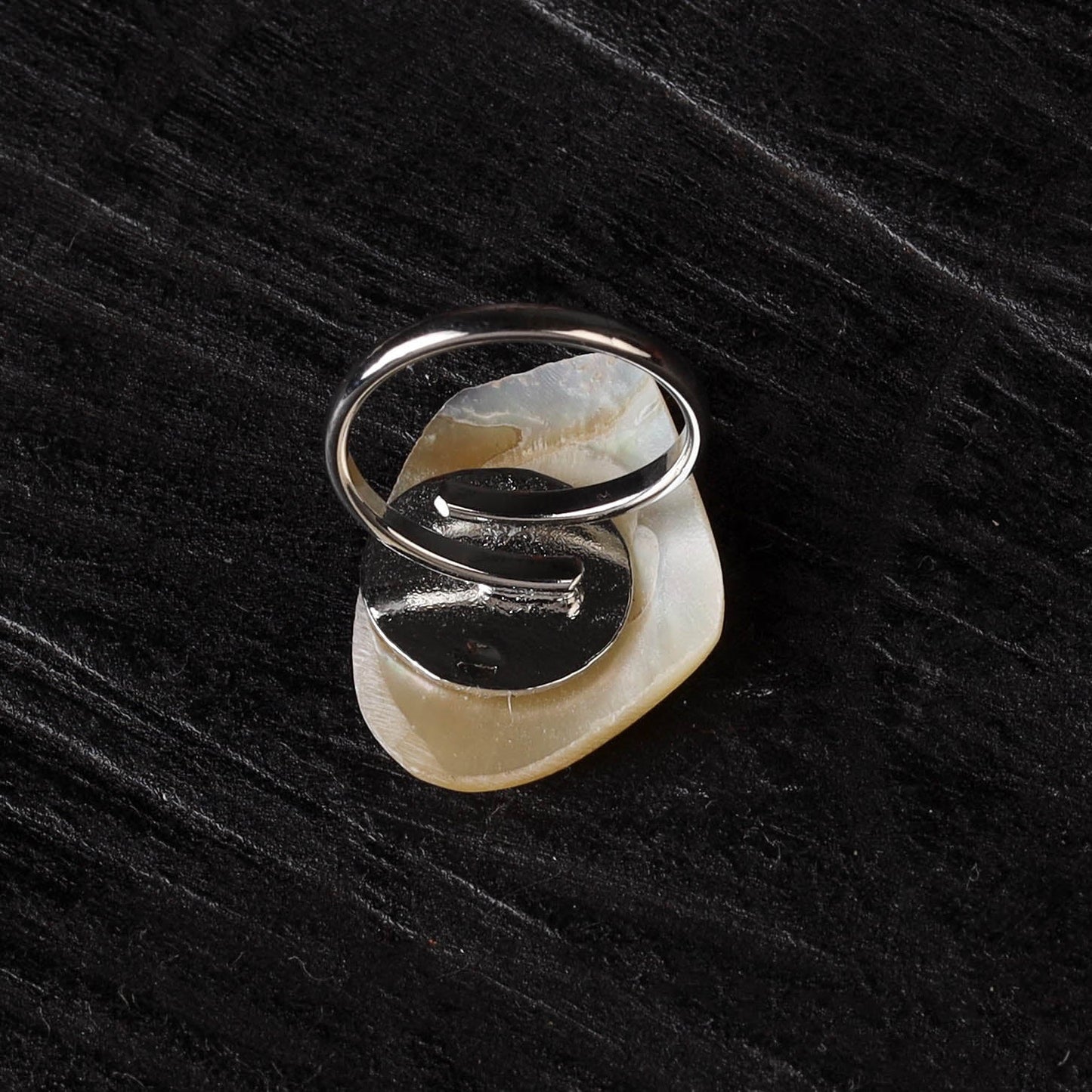 Handcrafted seashell ring (adjustable) 15