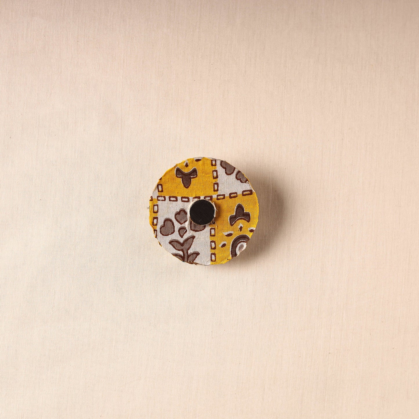 Handmade Fabart Wooden Shell Work Magnet