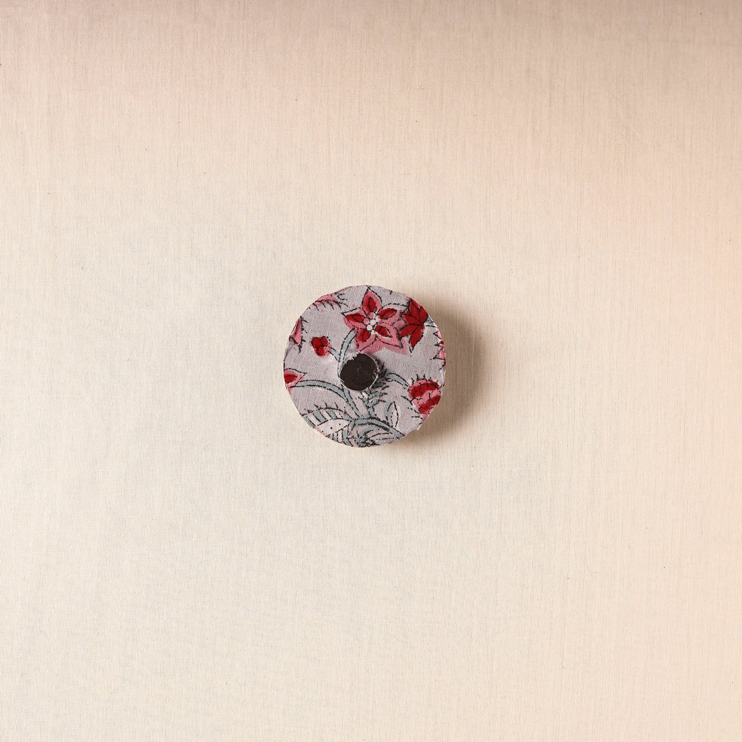 Handmade Fabart Wooden Shell Work Magnet