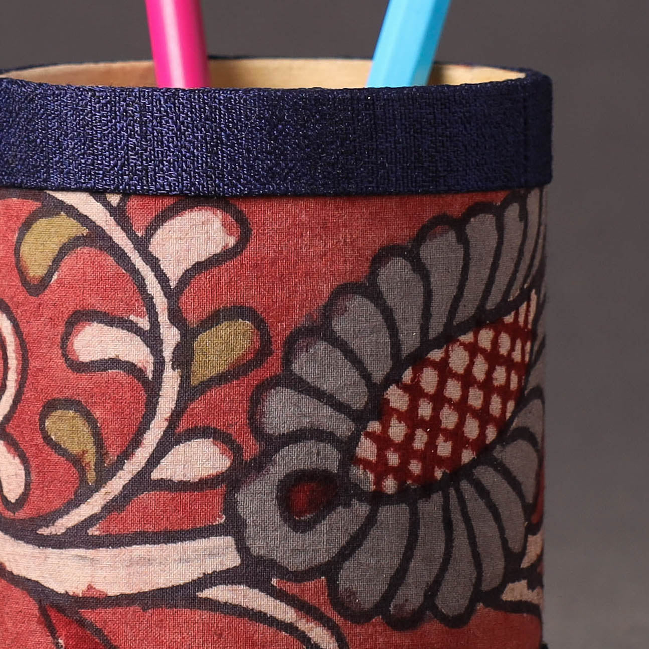 Handpainted Kalamkari Natural Dyed Ghicha Silk Pen Stand Online at iTokri.com
