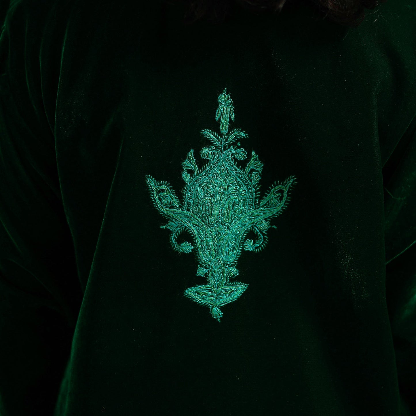 Handwoven sozni hand embroidered kashmiri velvet pheran 42