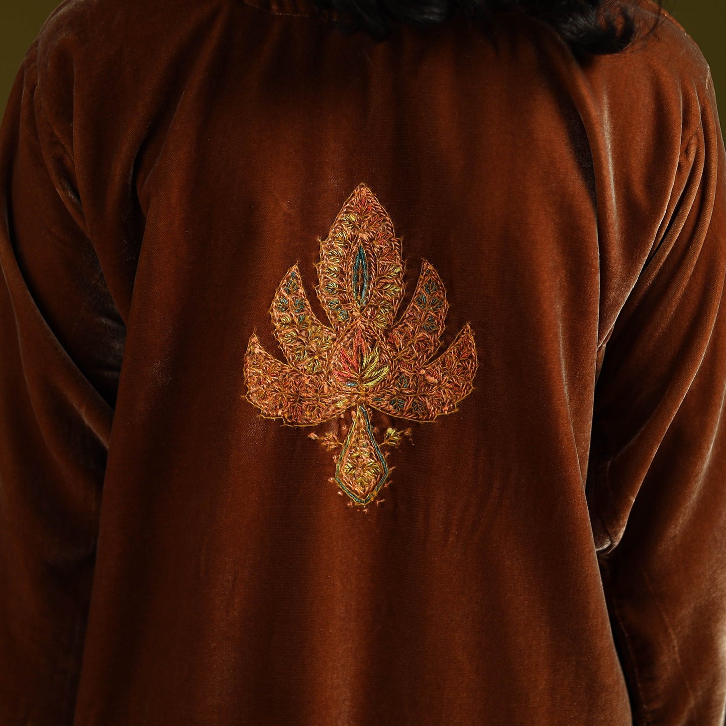 Handwoven sozni hand embroidered kashmiri velvet pheran 44