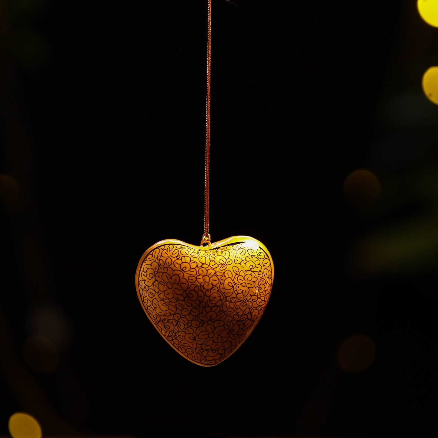 Heart - kashmir handpainted christmas decor ornament 59