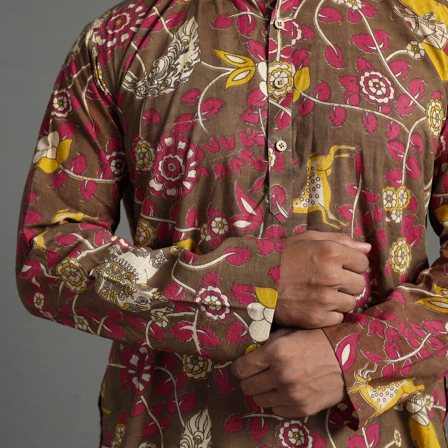 Buy Kalamkari Printed Cotton Men Long Kurta 14 Online at iTokri.com