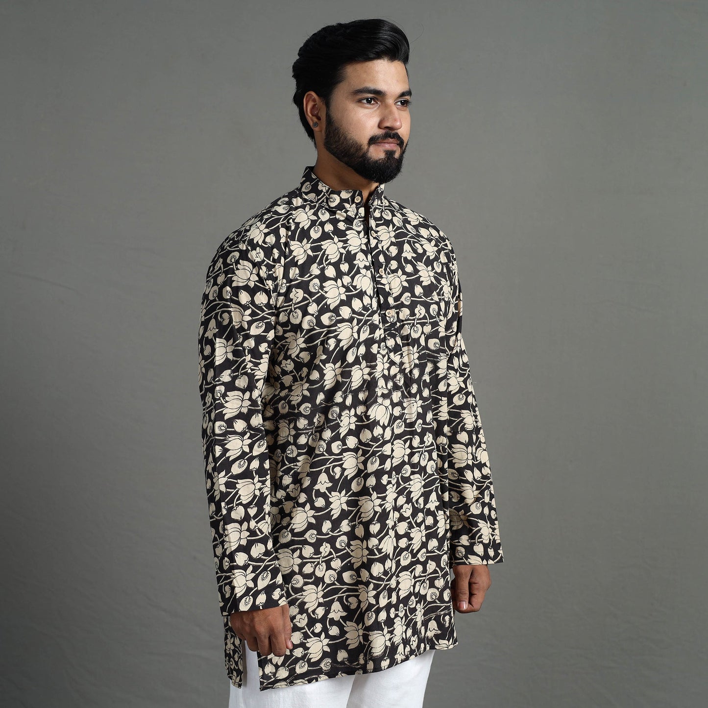 Buy Kalamkari Printed Cotton Men Short Kurta 11 Online at iTokri.com