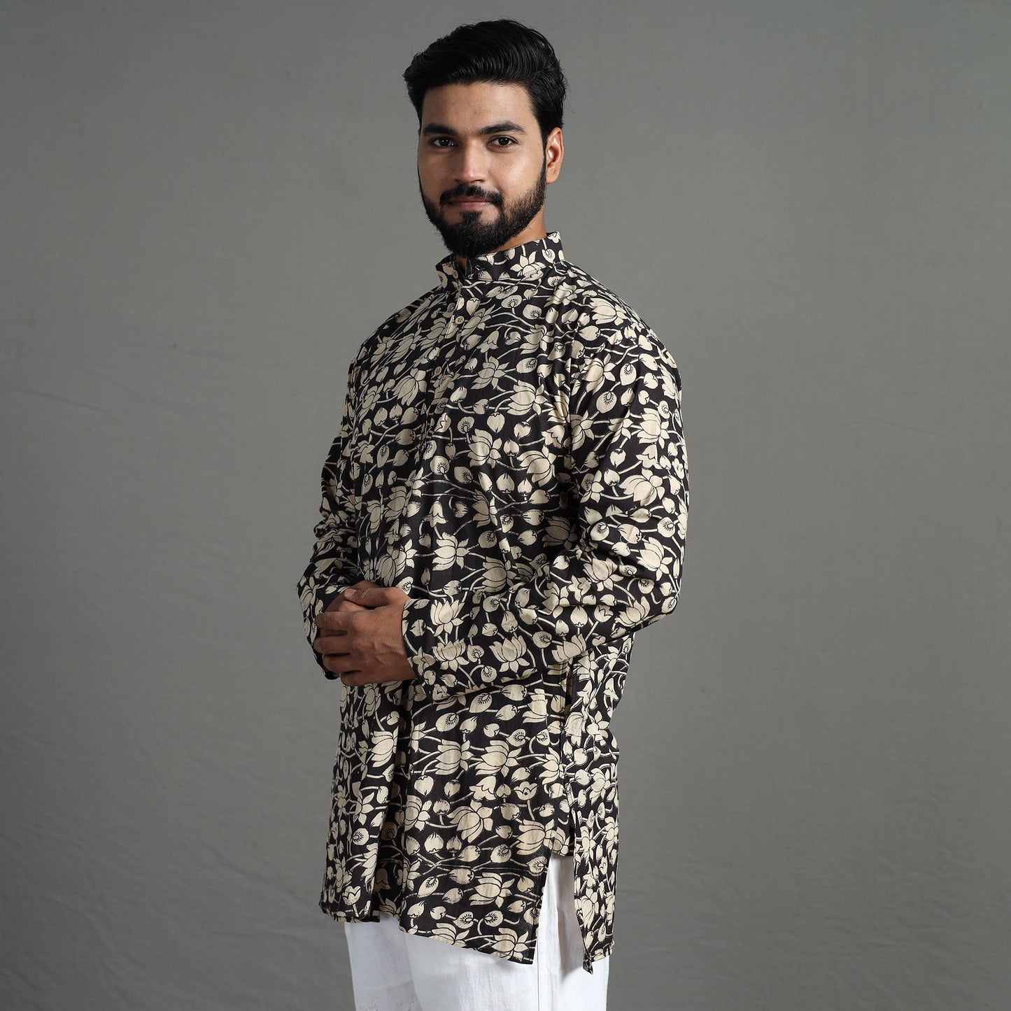 Buy Kalamkari Printed Cotton Men Short Kurta 11 Online at iTokri.com