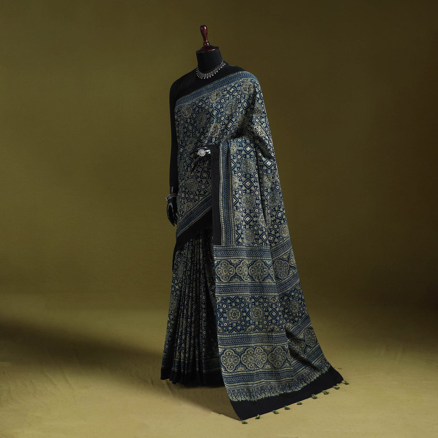 Kutch hand block print natural dyed pure mul cotton ajrakh