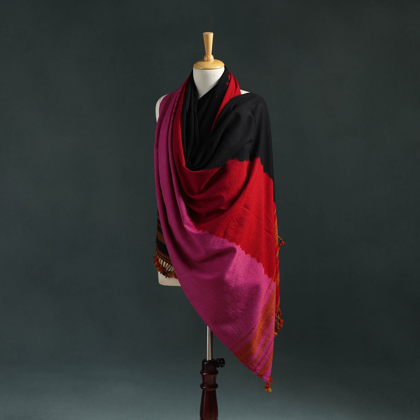 Kutch shibori tie-dye handwoven merino wool shawl 01