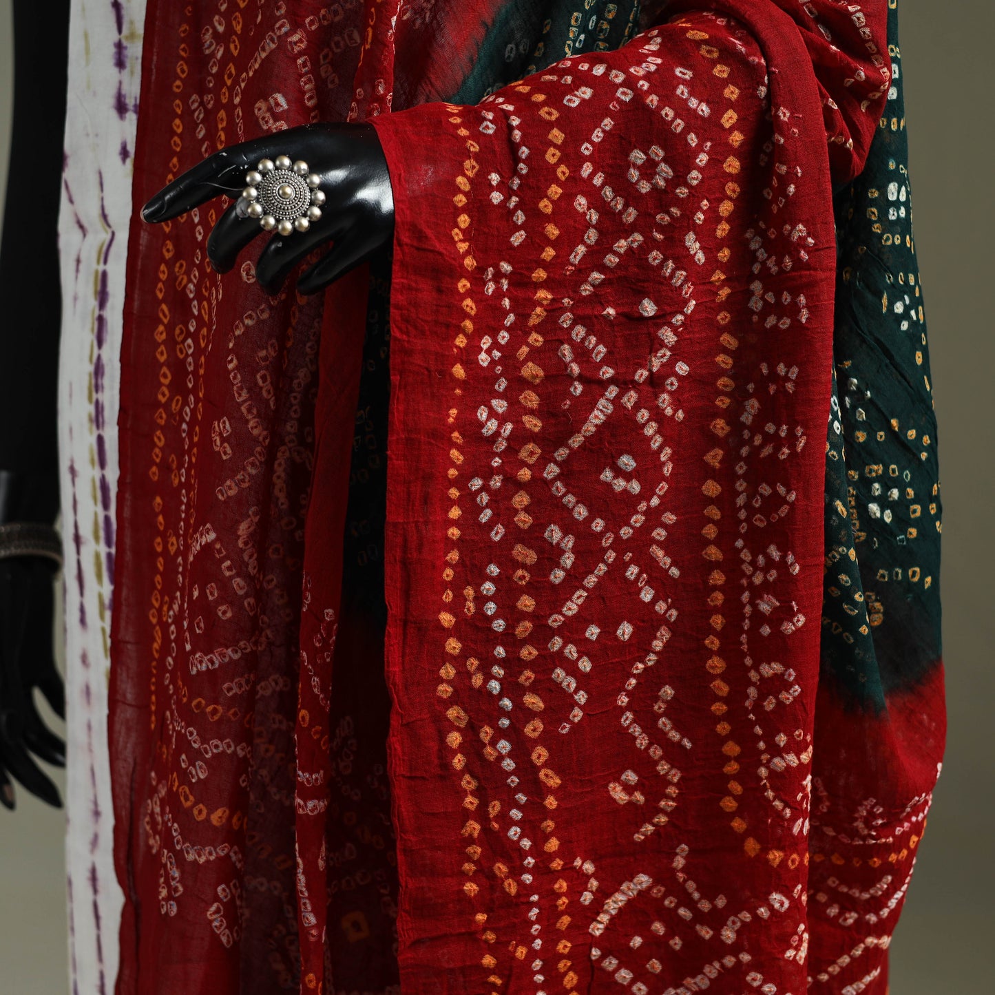 Kutch tie-dye pure mul cotton bandhani dupatta 02