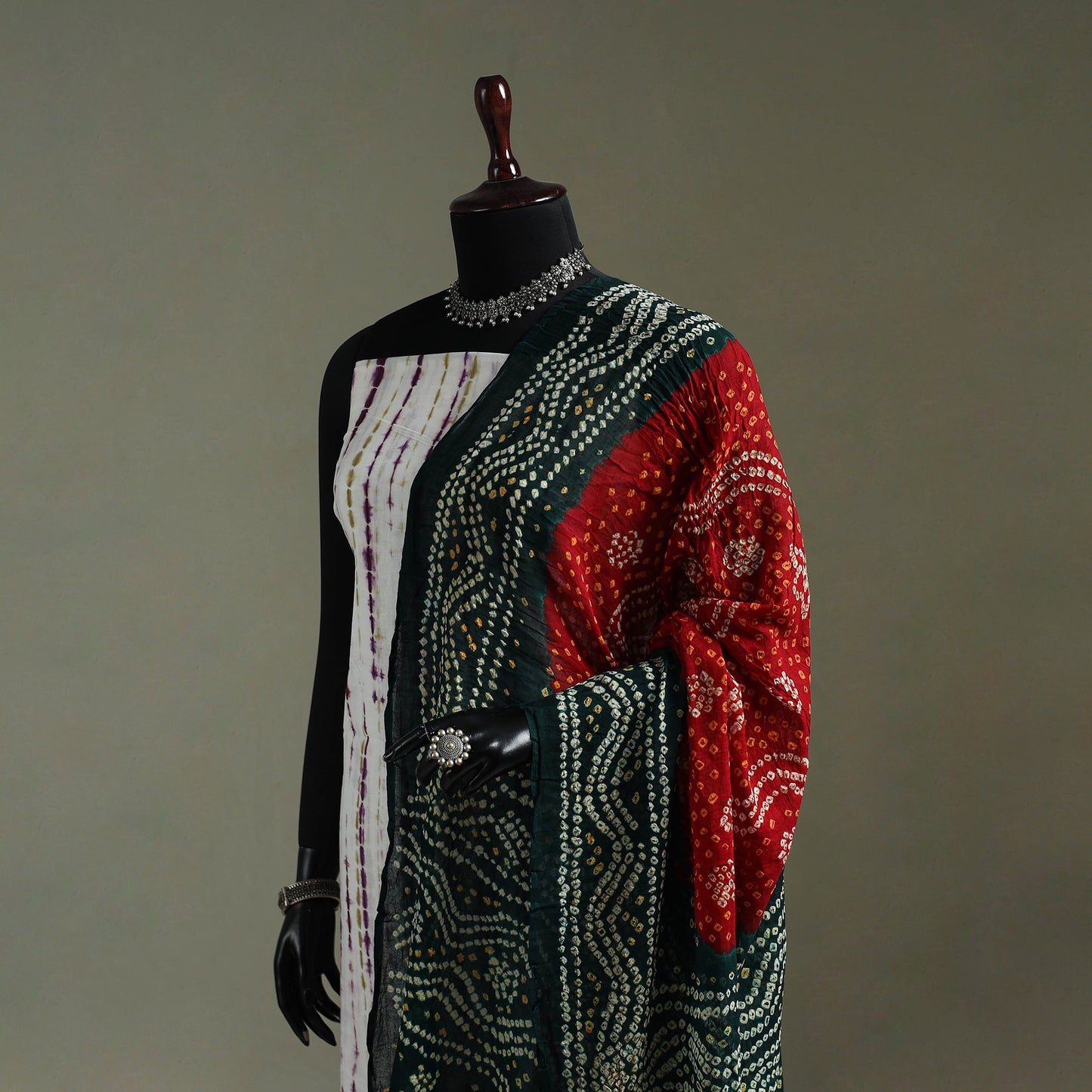 Kutch tie-dye pure mul cotton bandhani dupatta 04