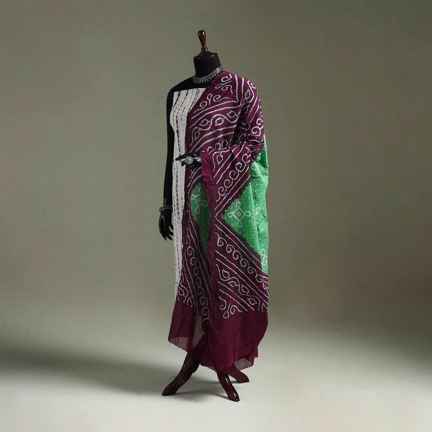 Kutch tie-dye pure mul cotton bandhani dupatta 08