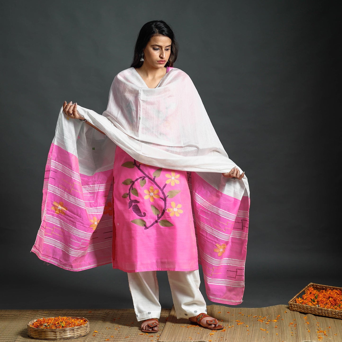 Light pink & white phulia jamdani handloom silk cotton