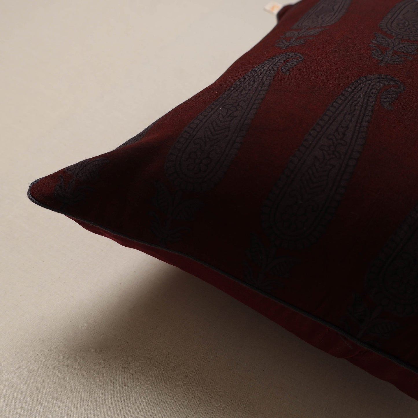Hand bagh cushion cover 46 - handcrafted