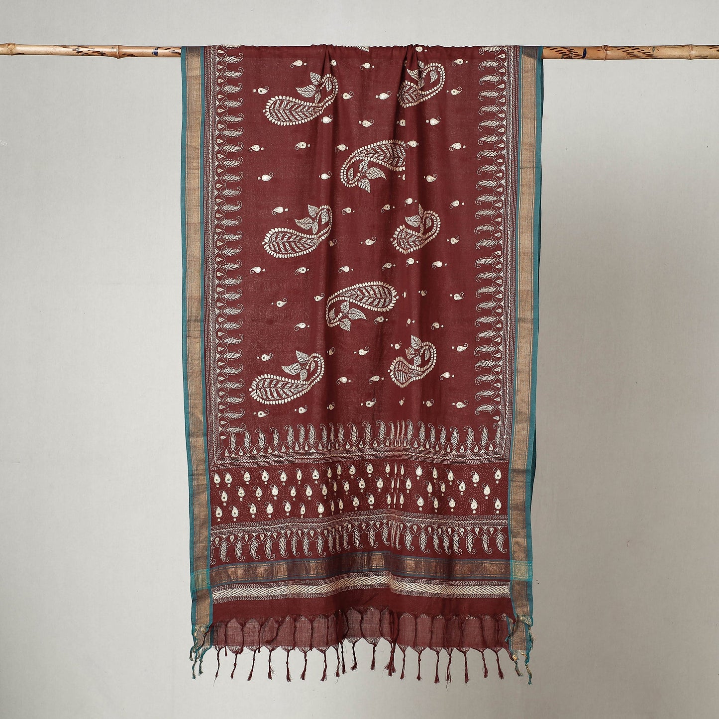 Buy Bengal Kantha Embroidered Cotton Handloom Dupatta Online at iTokri.com