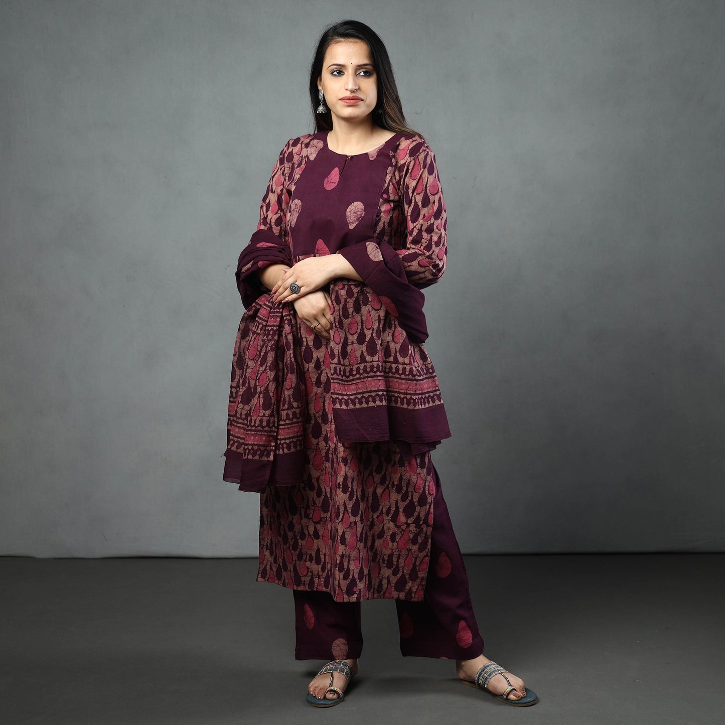 Buy Hand Batik Printed Cotton Kurta with Palazzo & Dupatta Set Online at iTokri.com