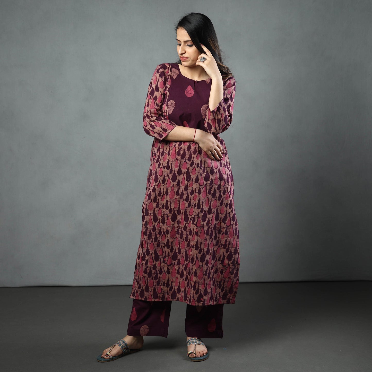 Buy Hand Batik Printed Cotton Kurta with Palazzo & Dupatta Set Online at iTokri.com