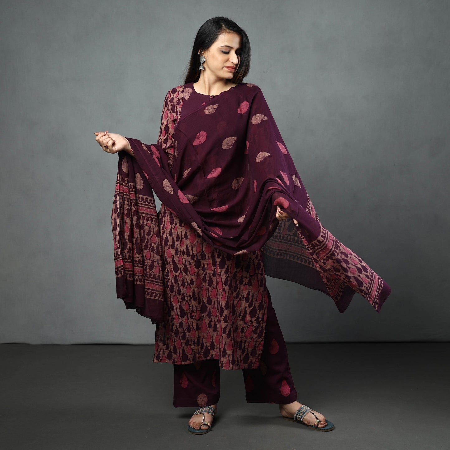 Buy Hand Batik Printed Cotton Kurta with Palazzo & Dupatta Set Online at iTokri.com