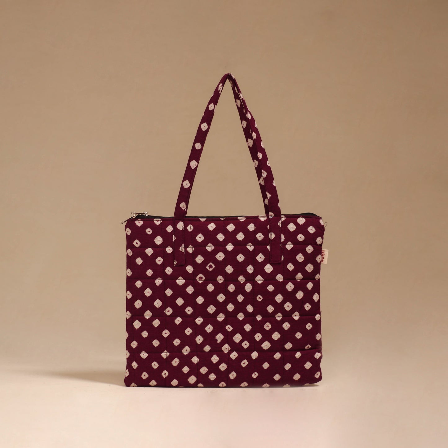 Handcrafted quilted handbag 05