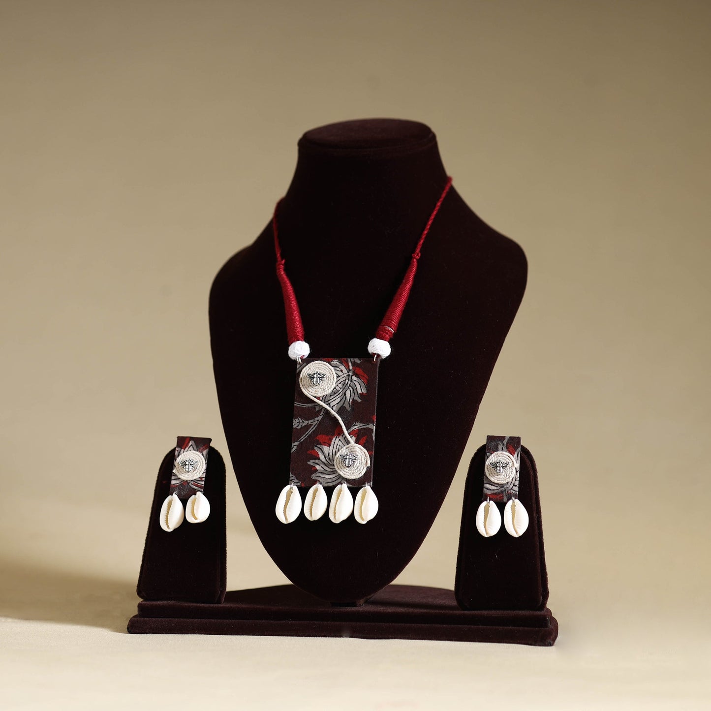 Buy Handmade Shell Work Fabart Necklace Set