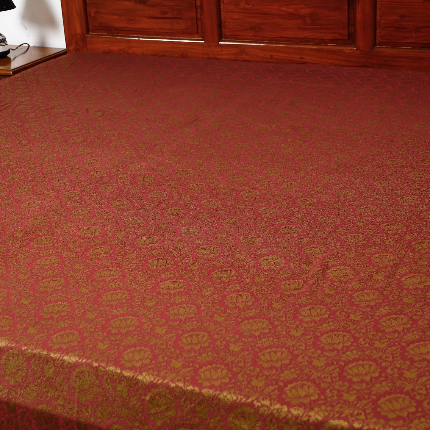 Himroo Handloom Jacquard Mercerized Cotton Double Bed Cover
