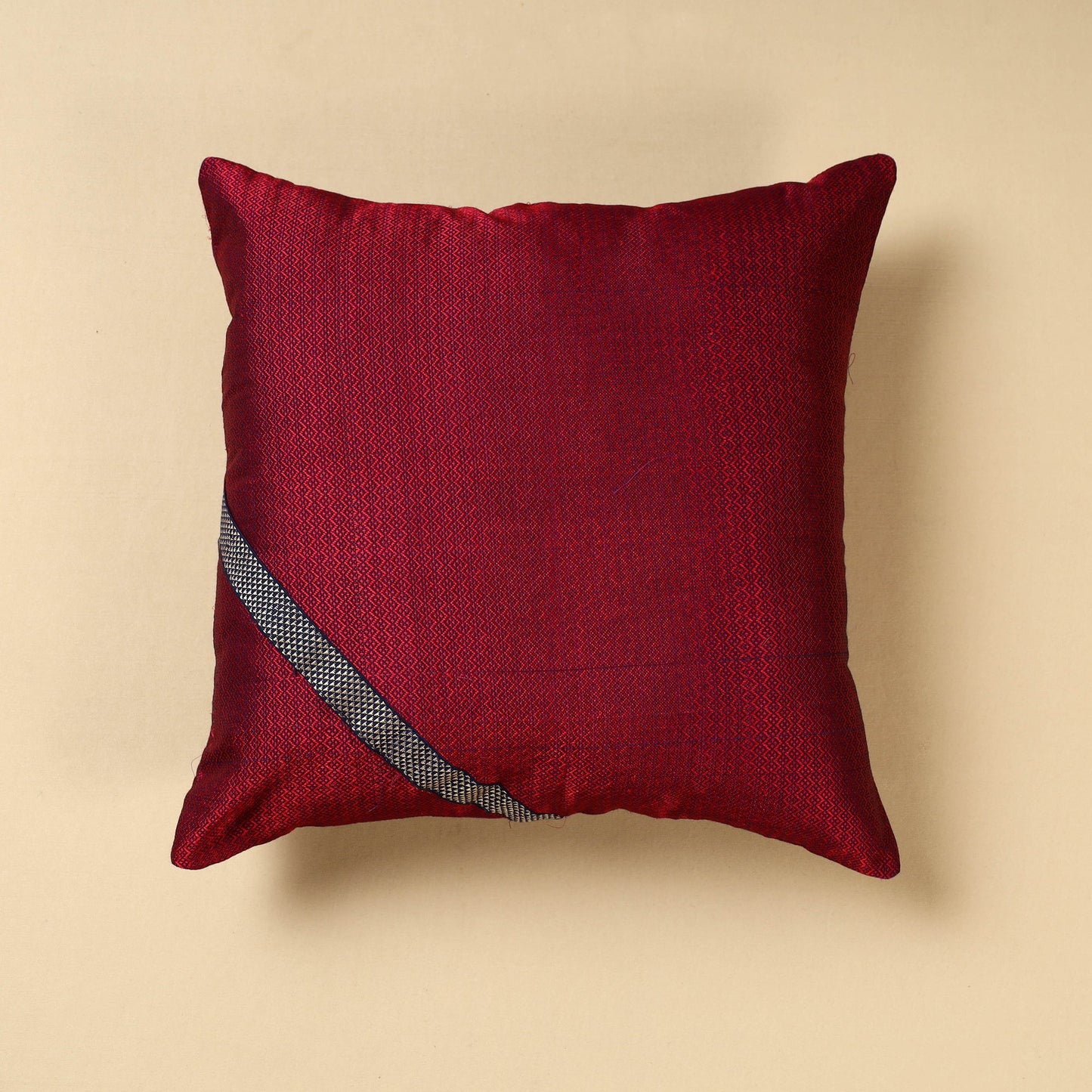 khun cushion cover