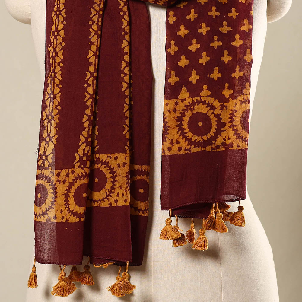 Maroon Mul Cotton Hand Batik Print Stole with Tassels