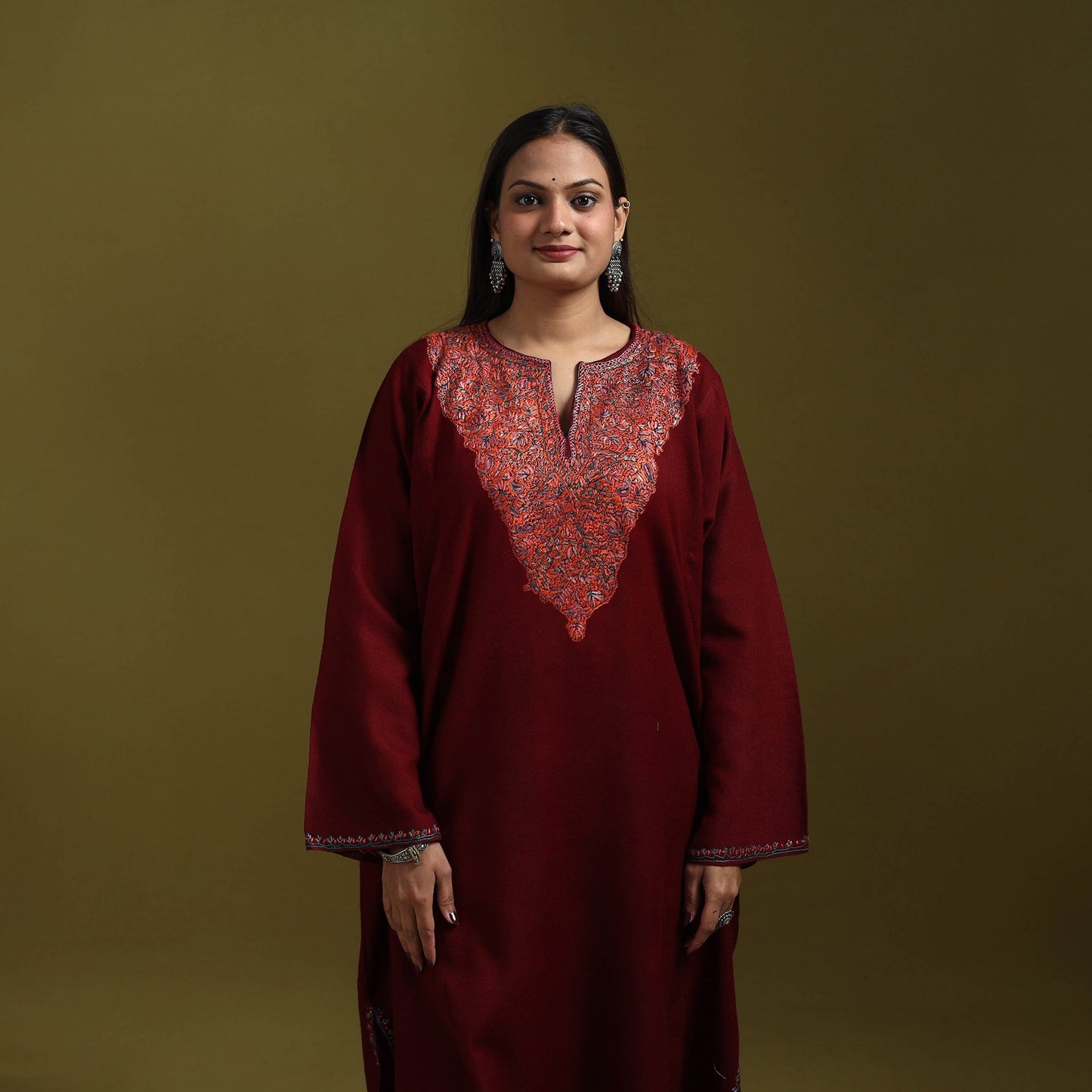 Sozni hand embroidered kashmiri merino wool pheran 68