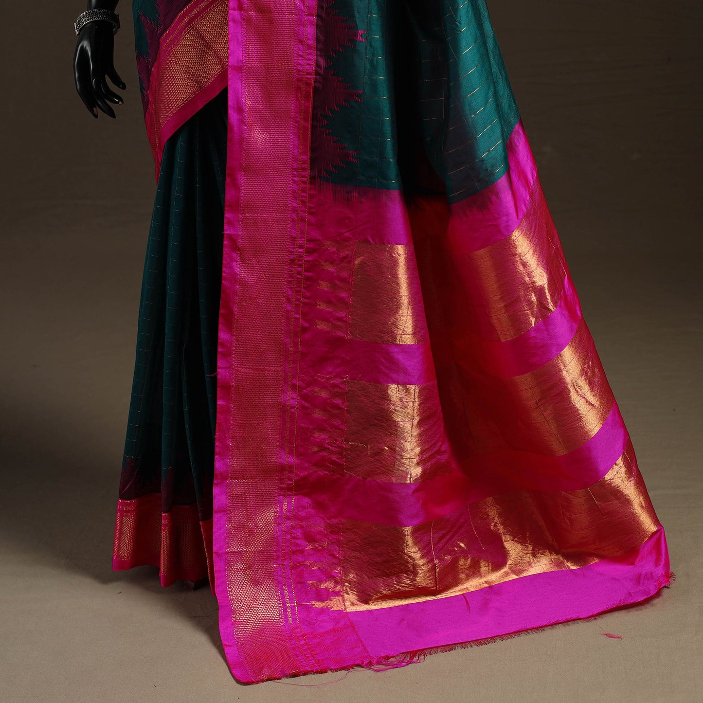 Mercerized cotton gadwal checks ilkal saree with temple