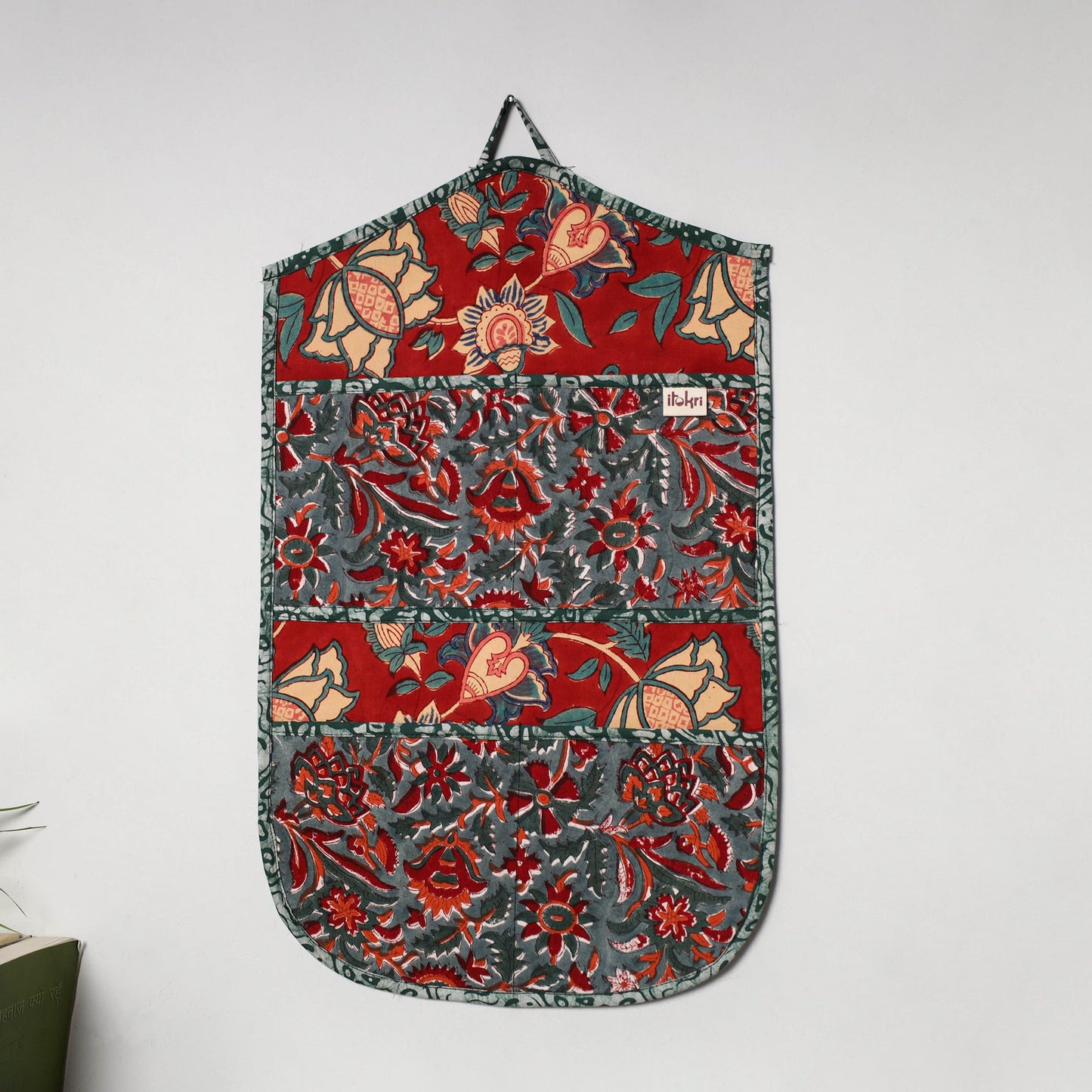 Multicolor - 4 pockets handcrafted cotton wall hanging