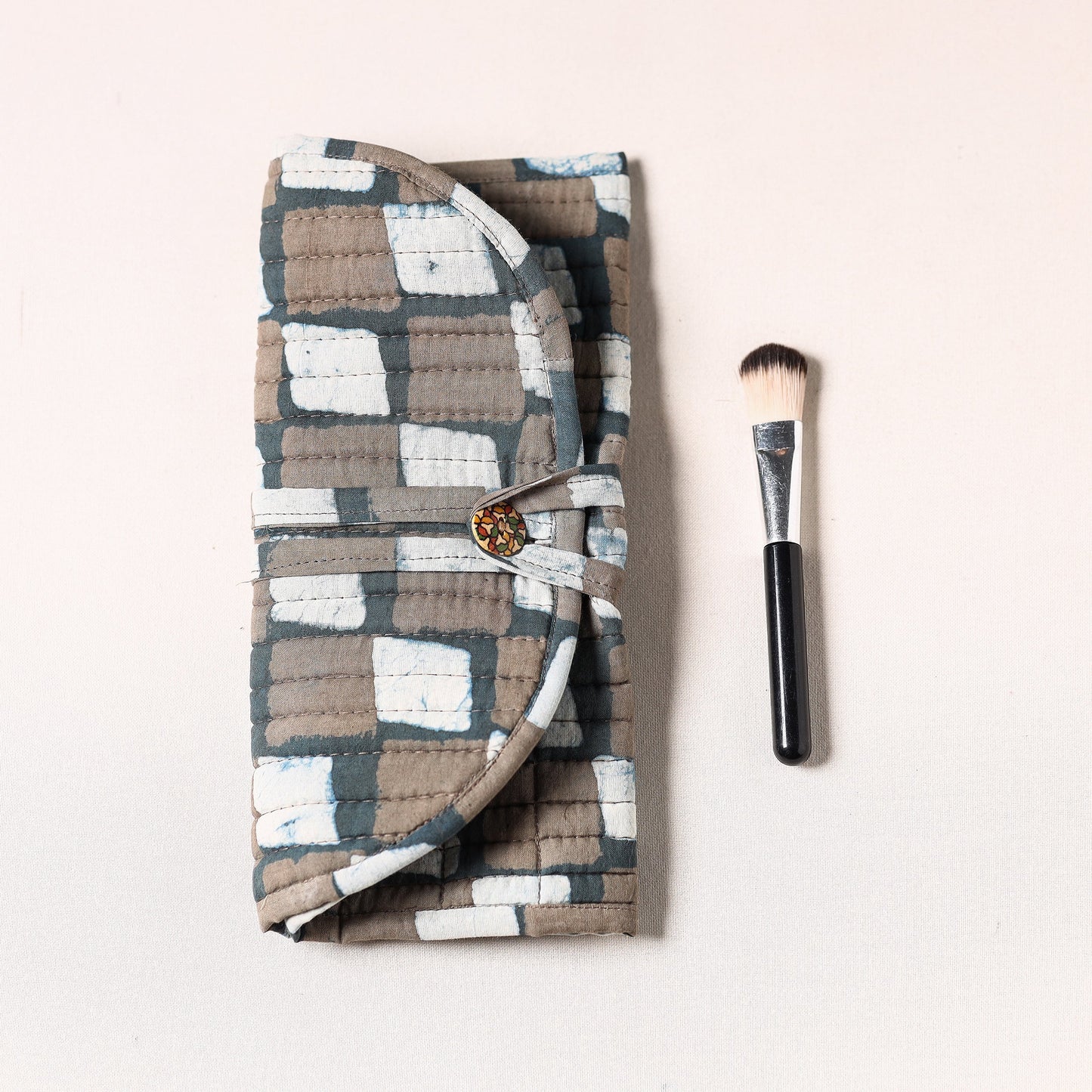 Multipurpose Segmented Make-up Brush Wrap Pouch/Case
