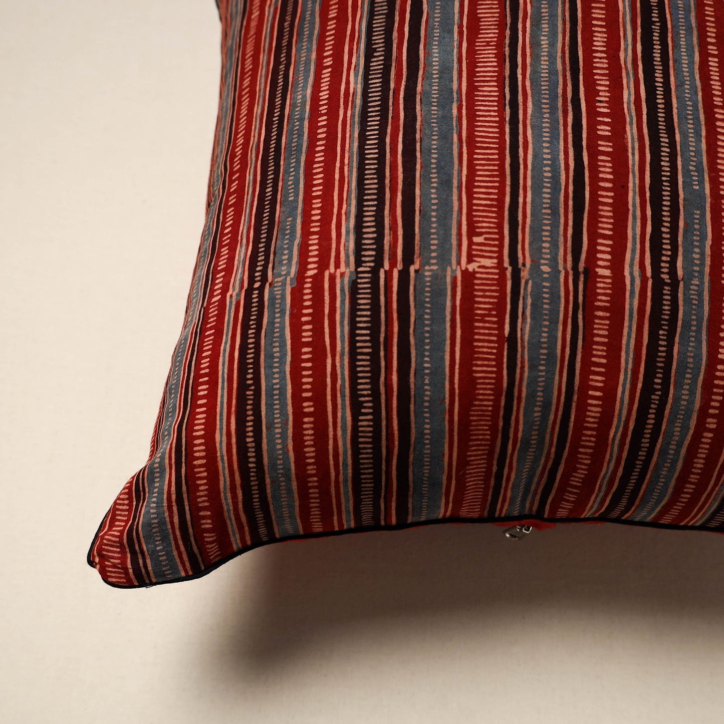 Cotton cushion cover 32 - handcrafted