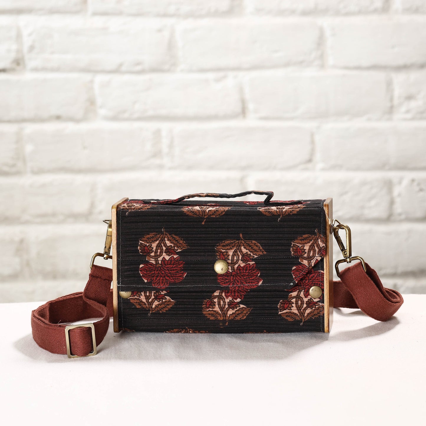 Multicolor DIY Round Sling Bag / Clutch With Changeable Sleeve