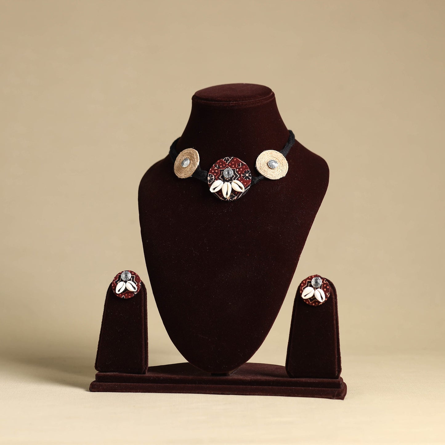 Fabart Jute Choker Necklace Set