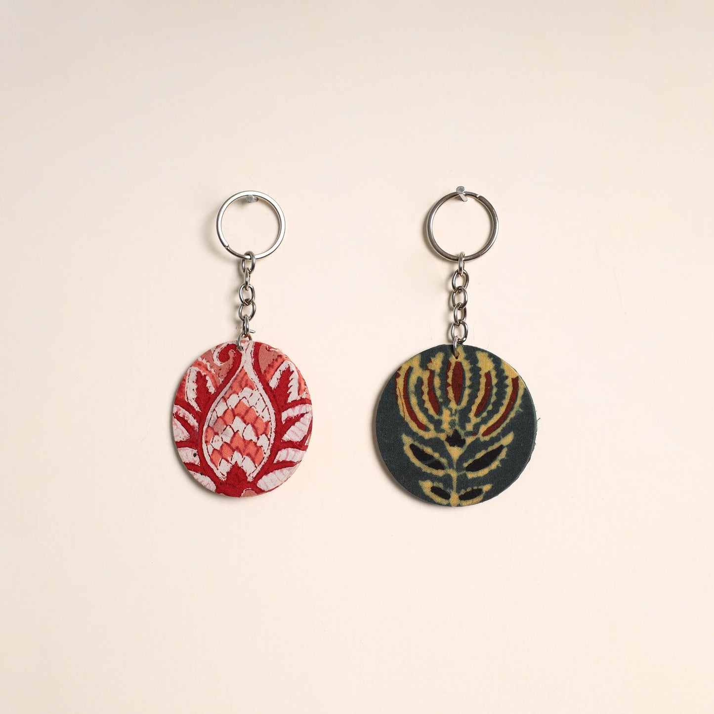 Multicolor - fabric-embellished wood keychain (set of 2) 16