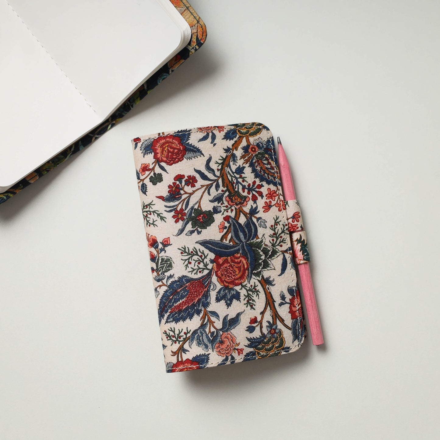 White - Floral Printed Handmade Classic Notebook with Pencil (Small)
