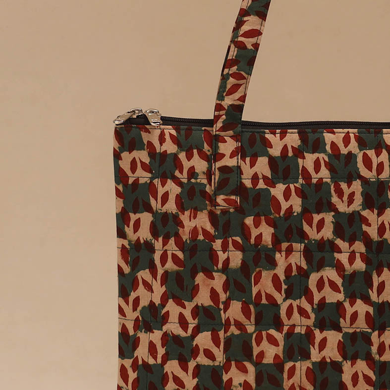 Handcrafted quilted handbag 19