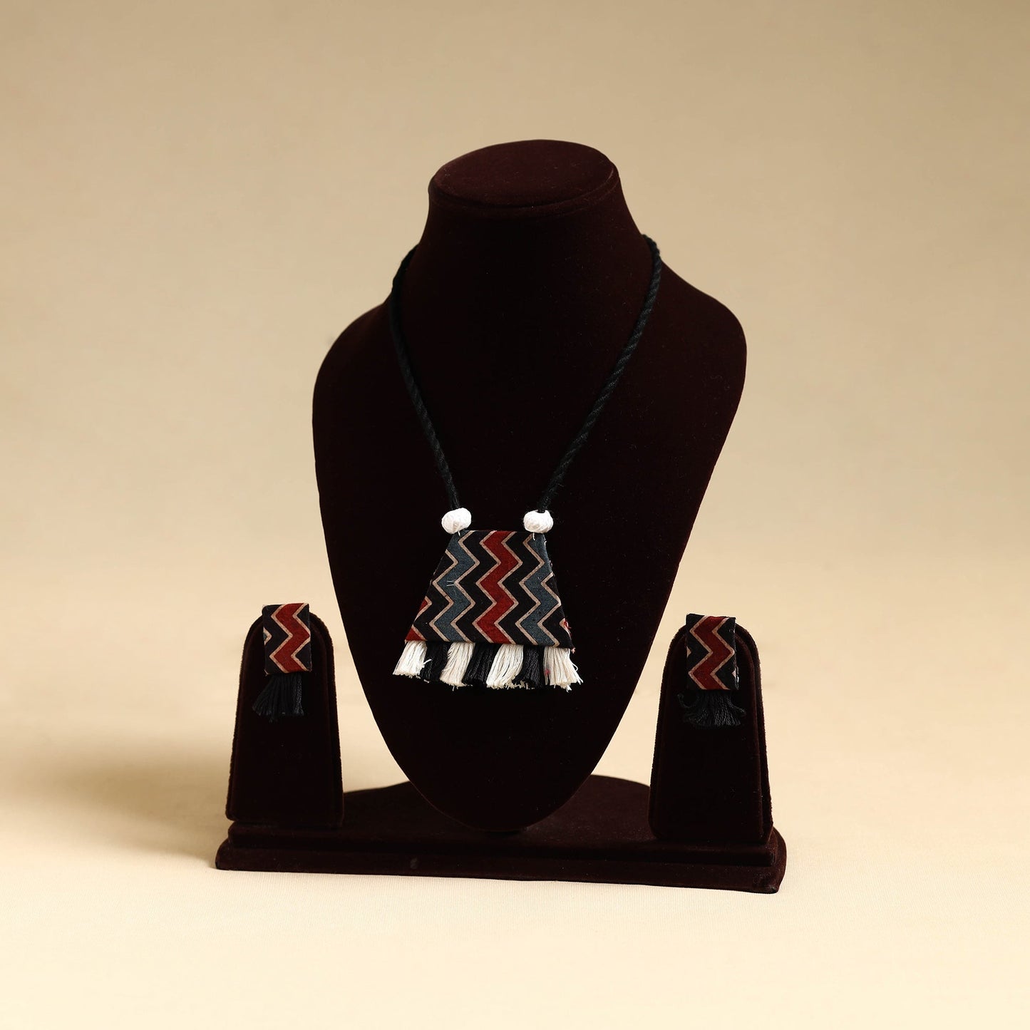 Buy Handmade Fabart Necklace Set