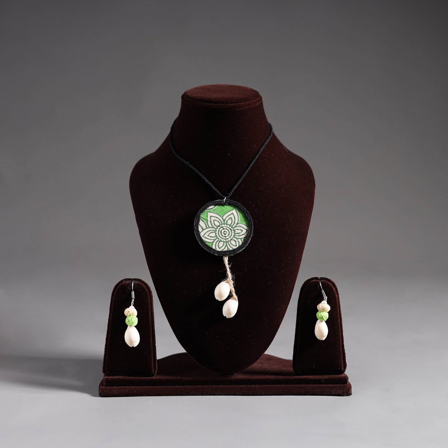 Multicolor - handmade fabart shell work necklace set 06