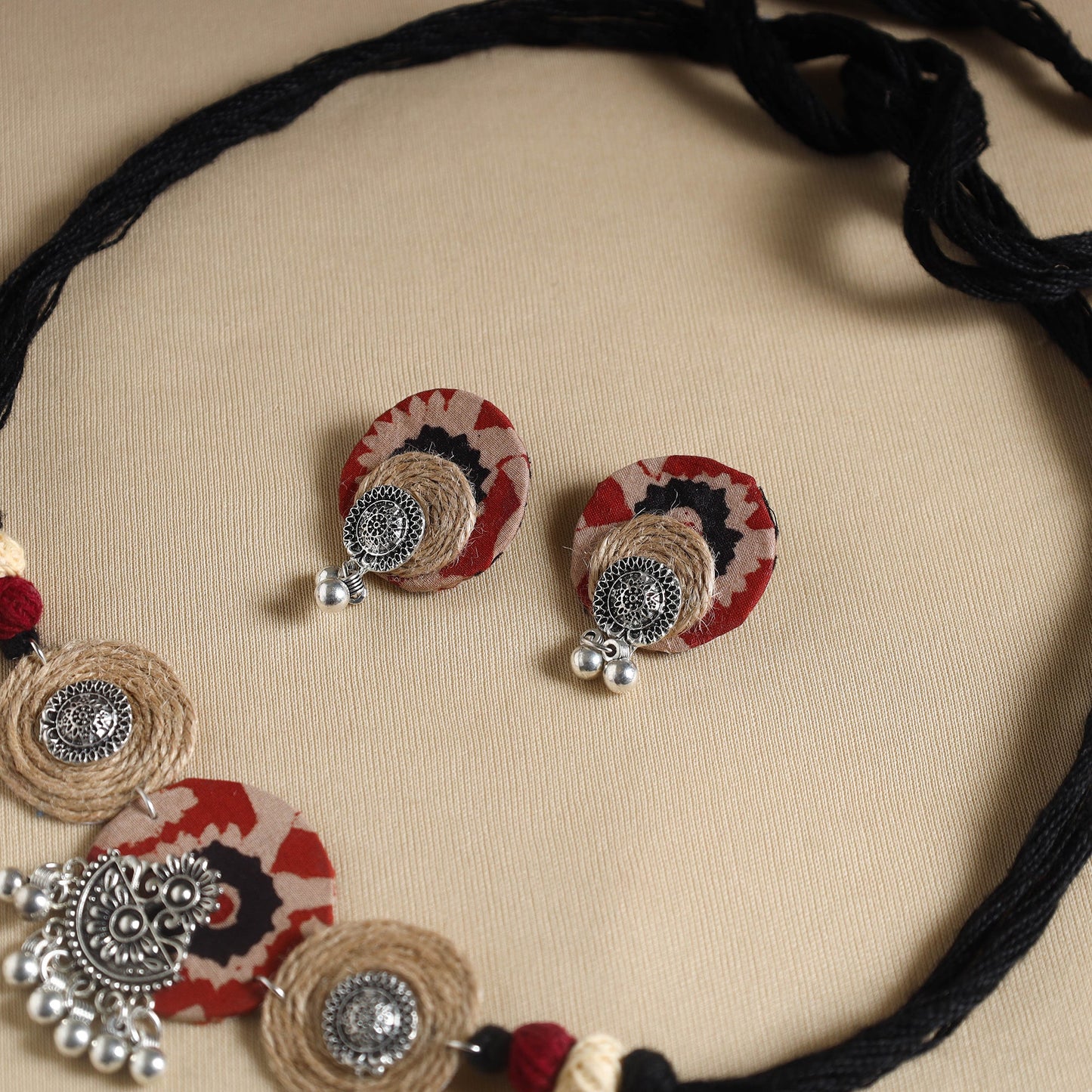 Buy Handmade GS Jute Fabart Necklace Set