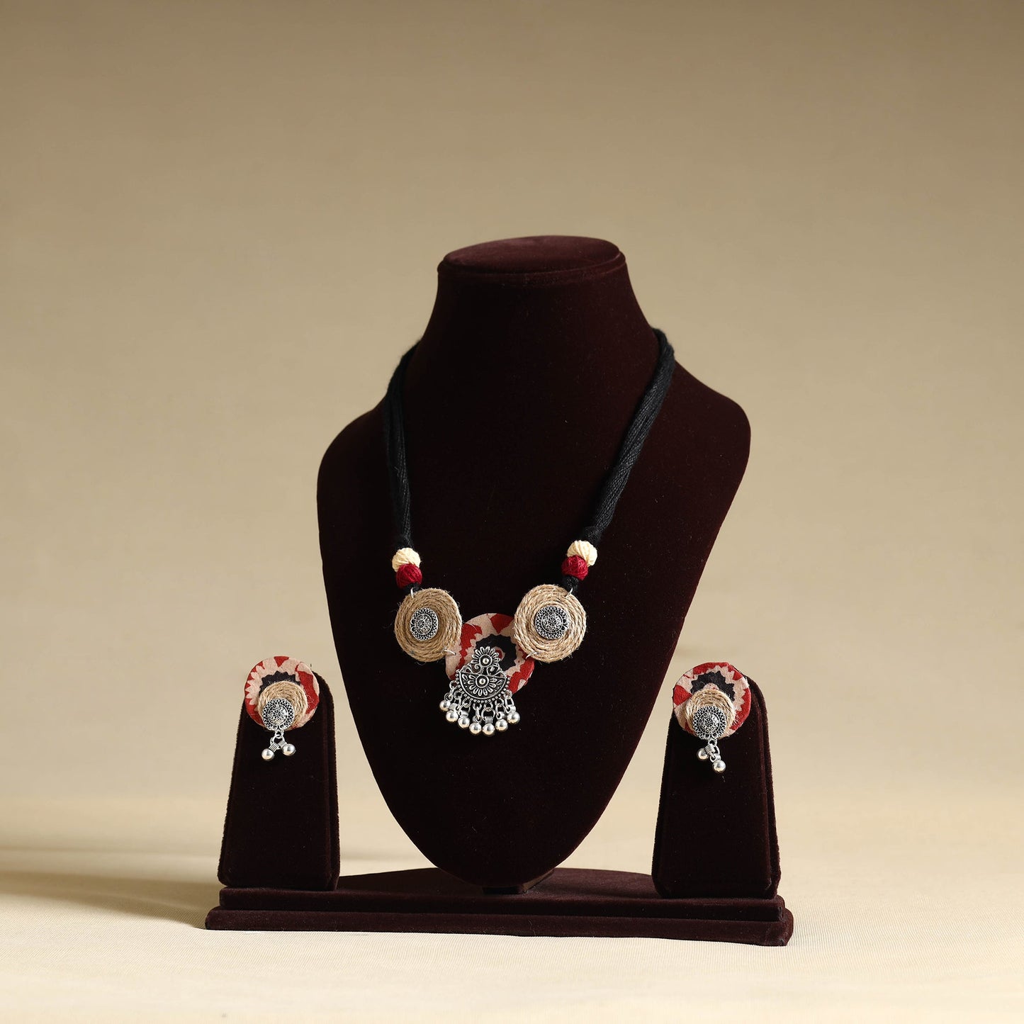 Buy Handmade GS Jute Fabart Necklace Set