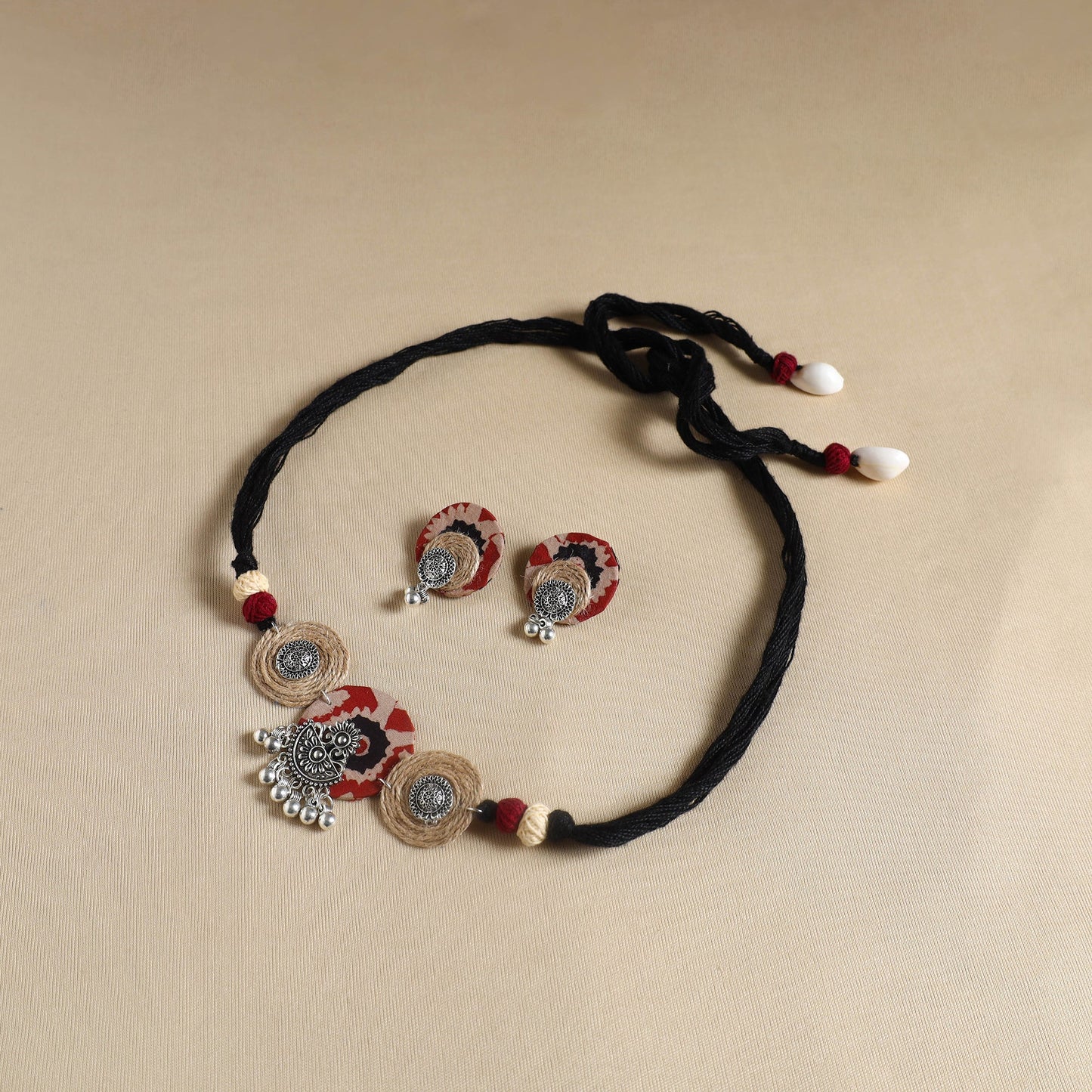 Buy Handmade GS Jute Fabart Necklace Set