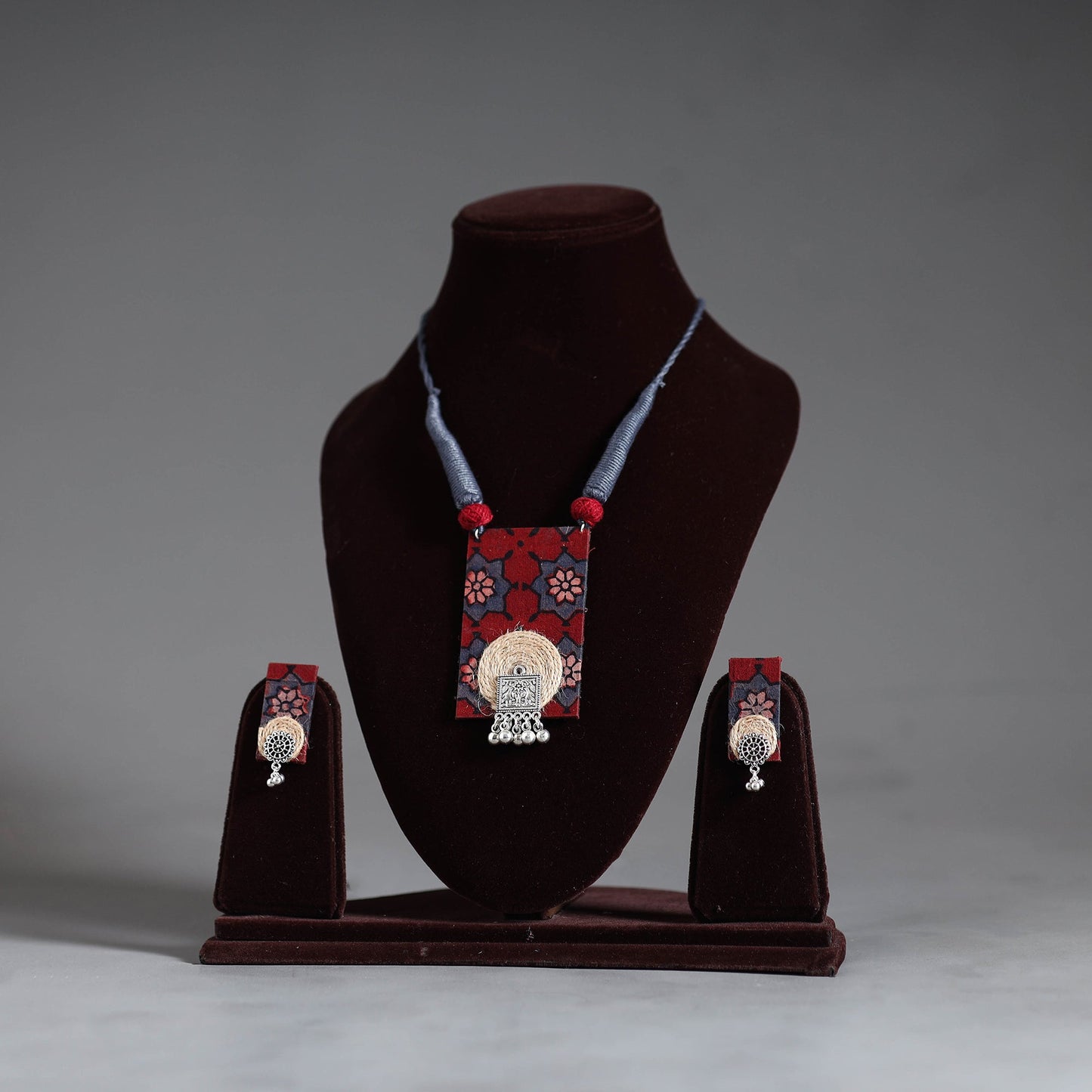 Multicolor Handmade GS Jute Fabart Necklace Set