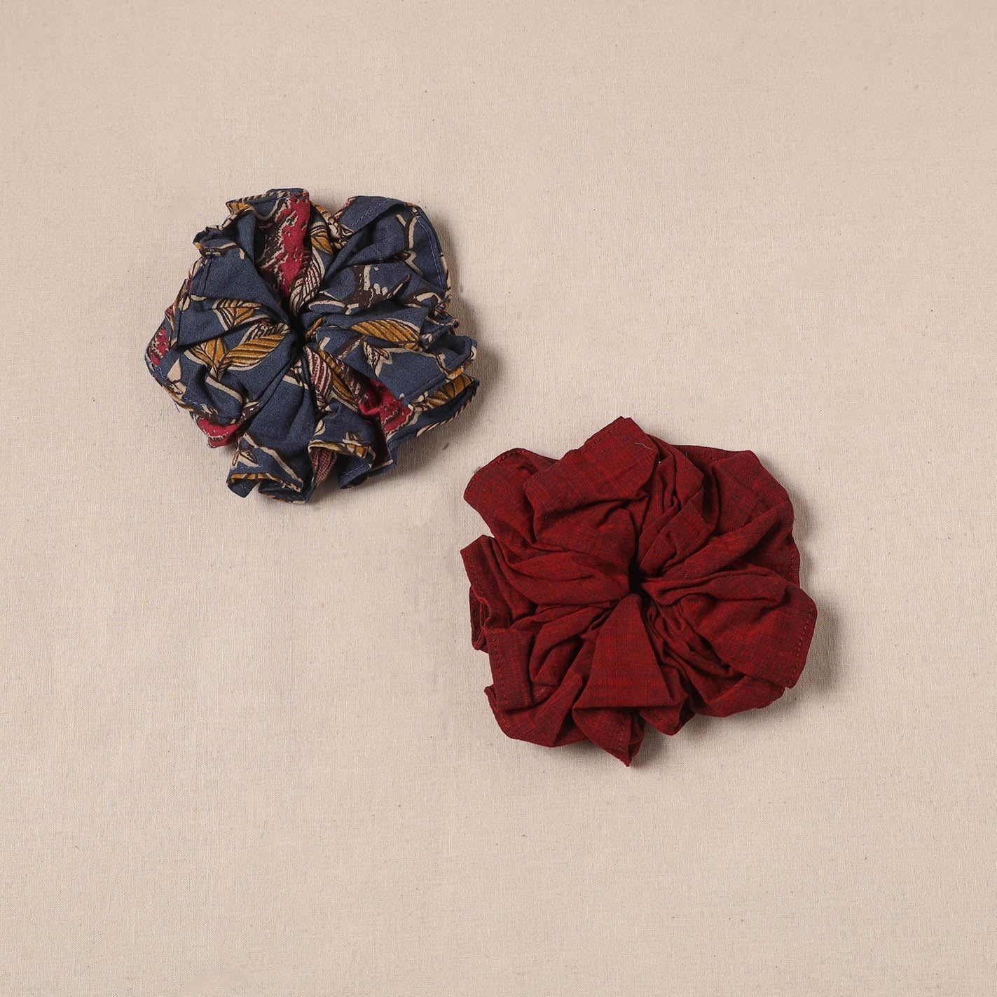 Handmade rubber band/scrunchies (set of 2) 02 - handcrafted