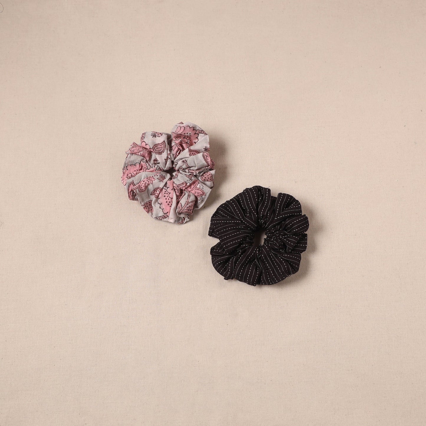 Handmade rubber band/scrunchies (set of 2) 03 - handcrafted