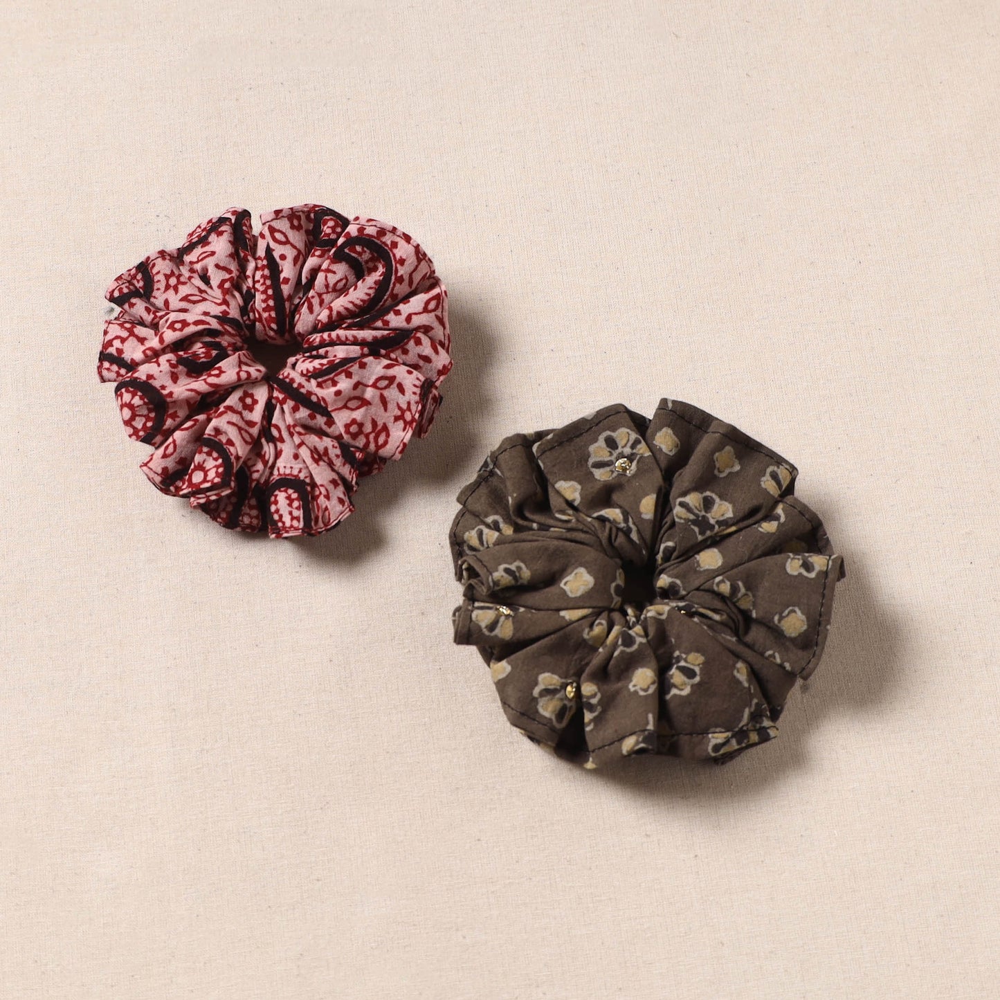 Handmade rubber band/scrunchies (set of 2) 118 - handcrafted