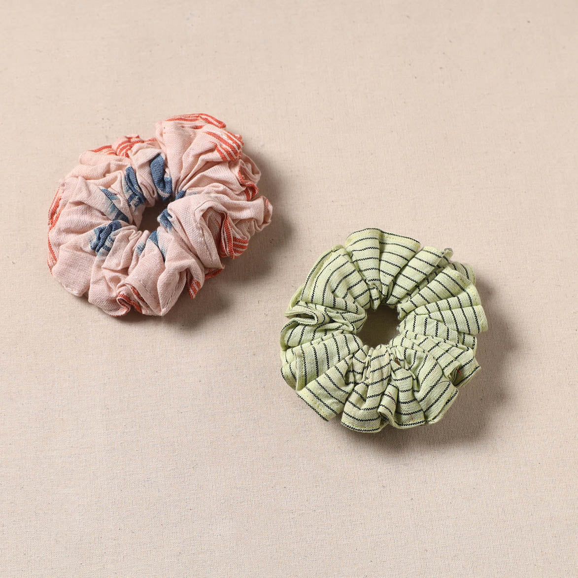 Handmade rubber band/scrunchies (set of 2) 123 - handcrafted